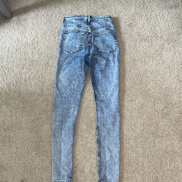 H&M jeans - Picture 2 of 3